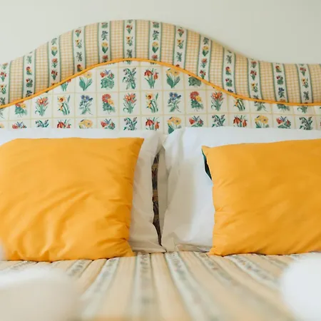 18 - Typical Portuguese Peniche